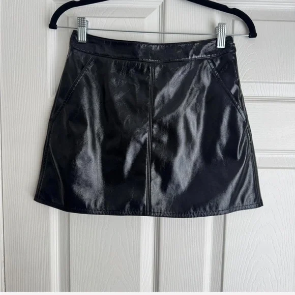 Theory “Round A” Patent Mini Skirt | Size 0 | NWT - Picture 2 of 6